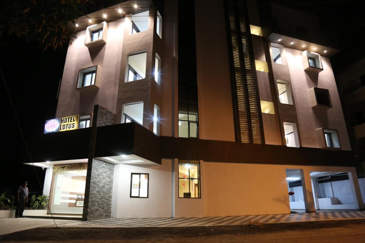 Hotel Lotus Chandrapur ภายนอก รูปภาพ