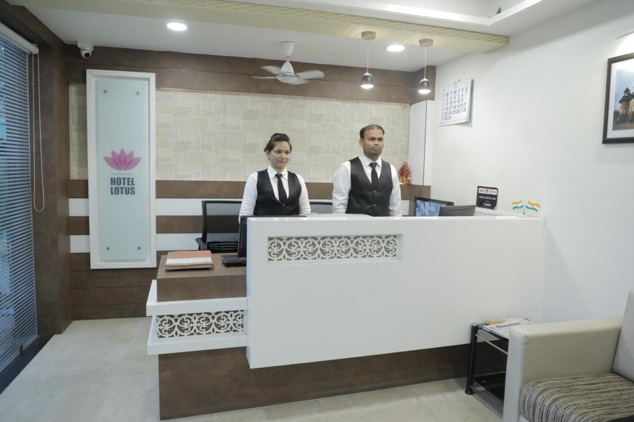 Hotel Lotus Chandrapur ภายนอก รูปภาพ