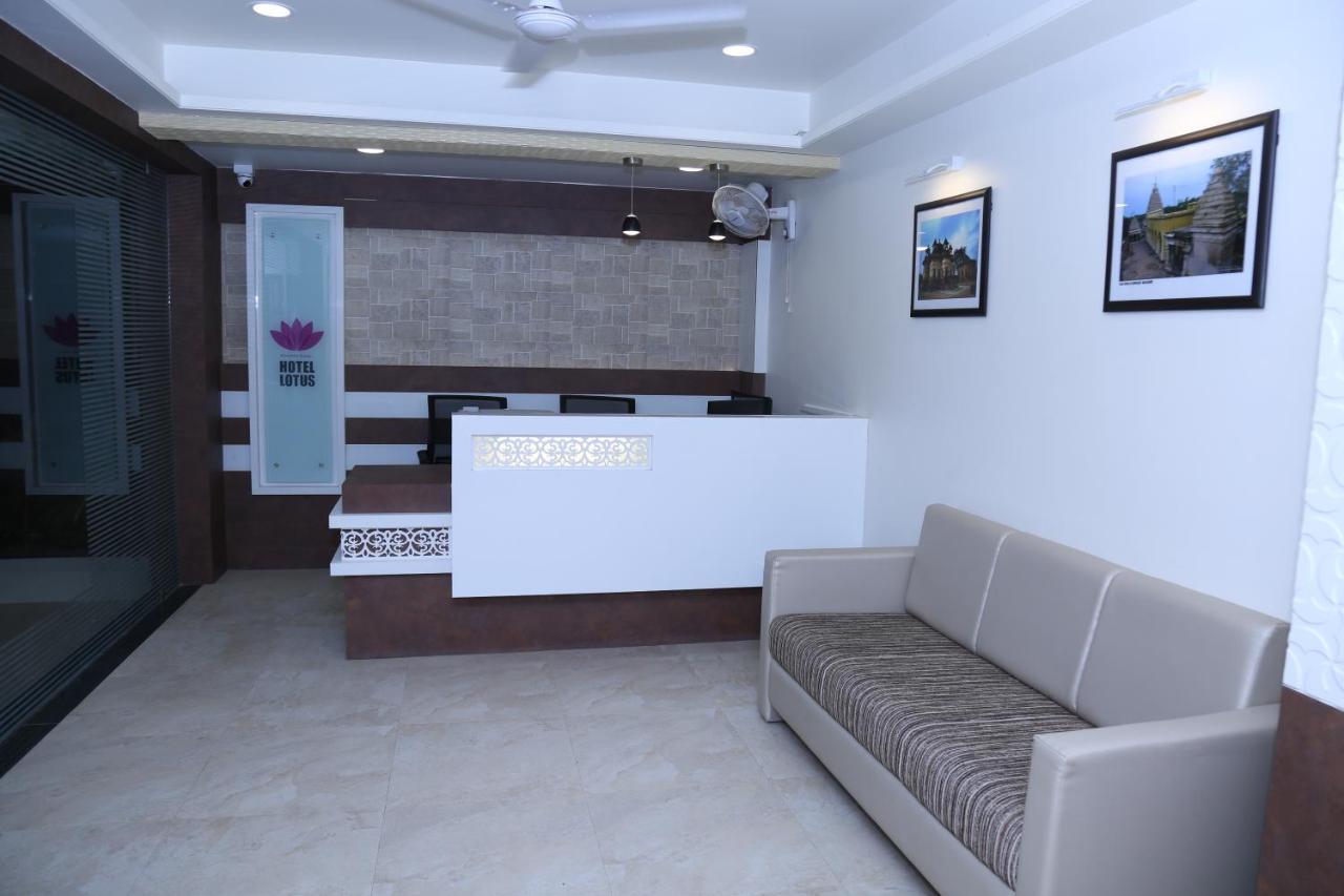 Hotel Lotus Chandrapur ภายนอก รูปภาพ