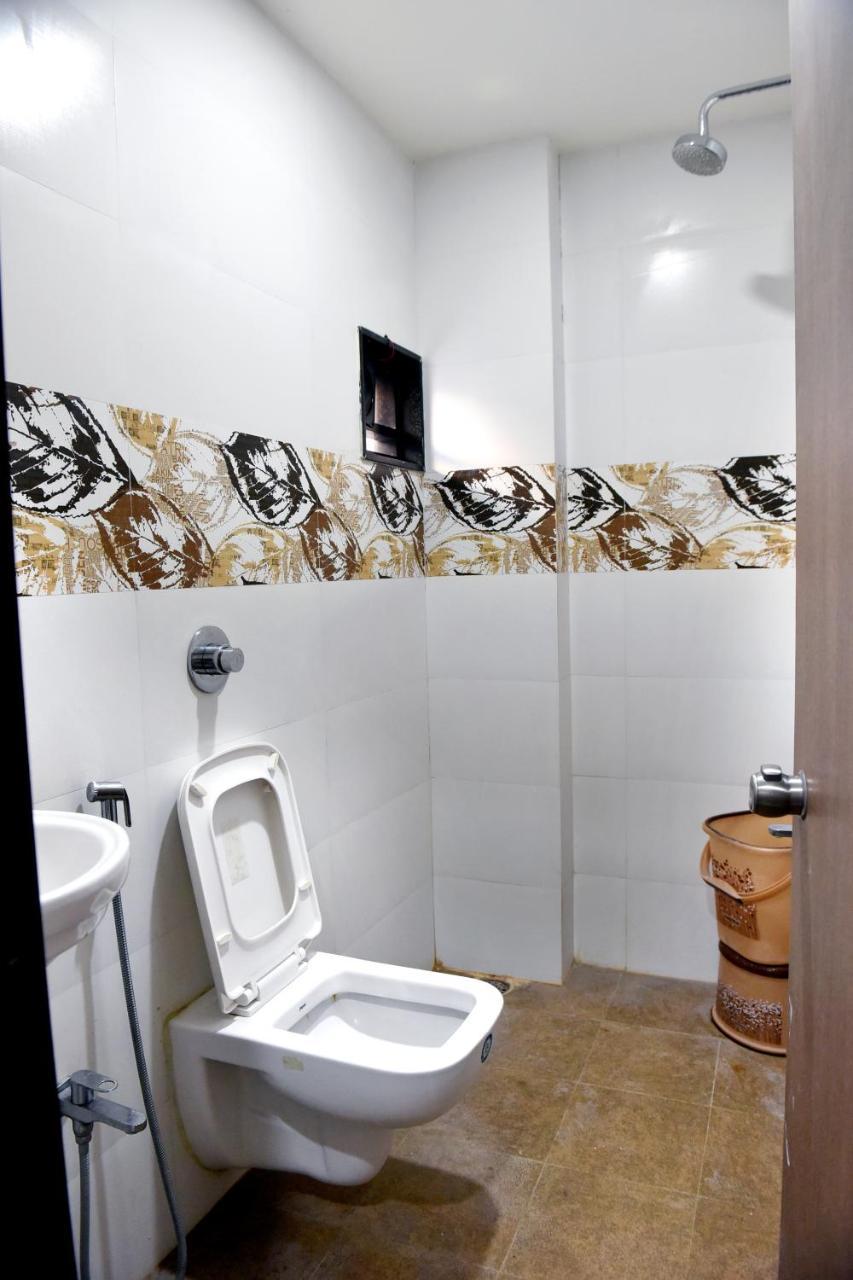 Hotel Lotus Chandrapur ภายนอก รูปภาพ